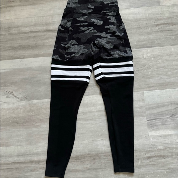 Bombshell Sportswear Thigh high leggings - Picture 5 of 9